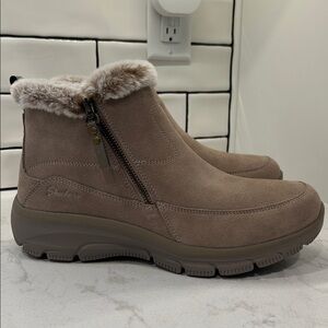 New! Skechers Women's Relaxed Fit: Easy Going - High Zip Boots Size 11